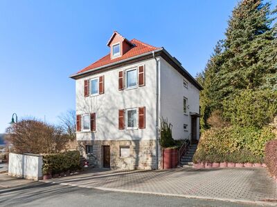 Arzt -/ Physiotherapie Praxis ca. 104 m² und Wohnen ca. 102 m² - die ideale Kombination