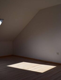 Sanierte Dachgeschosswohnung in ruhiger Lage - Eppenbrunn