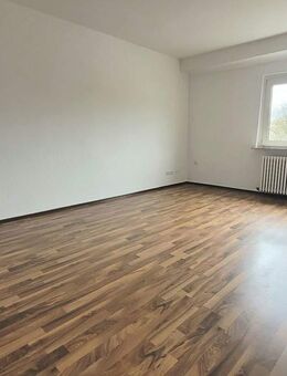 Schöne 2-Zimmer-Wohnung mit Balkon und großer Küche! - Essen