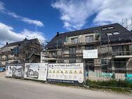 IM BAU | Attraktive Erdgeschosswohnung mit 2 Terrassen, Garten und Tiefgarage - München