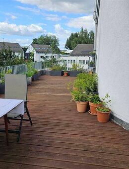 Lichtdurchflutete Dachgeschoss-Wohnung in ruhiger Wohngegend - Teltow