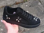 Gr. 37, Low Sneakers schwarz, mit Strass Glitzer Steinchen - Bruchköbel