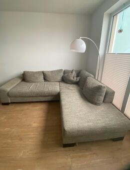 🛋️ Zu verschenken: Ecksofa mit Schlaffunktion & Staufach in Grau-Meliert me - Moosburg (Isar) Zentrum