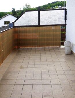 AUMÜLLER-Immobilien - 1,5-Zi-Wohnung mit großem Balkon und Carport in Wächtersbach-Stadt als Anlage - Wächtersbach