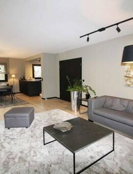 Bestlage Kobel! Exklusives, modernes Einfamilienhaus auf Parkgrundstück in Neusäß-Westheim - Neusäß