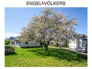 Engel & Völkers: Baugrundstück für Ihr Traumhaus in Hennef ! - Hennef (Sieg)