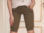 Knielange Shorts, Hose, Turnhose, Sporthose, khaki, Gr. XS - Düsseldorf