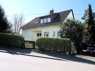 Charmantes Einfamilienhaus mit parkähnlichem Garten in Wiesbaden-Igstadt - Wiesbaden