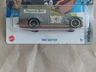 Hot Wheels 2023 Time Shifter HW Metro 8/10 Schatzsuche Die-Cast Car TRESURE HUNT Silber 210/250 - Schwerin