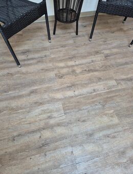 Gerflor Klebevynil ca . 3,5 Pakete a 3,36 qm Neuware liegt zur Abholung bereit , für nur 100 € - Gelsenkirchen