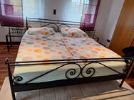 Doppelbett, Metallbett incl. Nachttischen - Herrieden