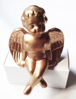 sitzender Keramik Weihnachtsengel / Engel „gold“ 12cm - Weihnachtsdeko - Andernach
