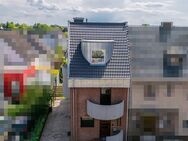 Langenfeld-City: Modernisierte Doppelhaushälfte mit viel Platz und Sonnengrundstück - Langenfeld (Rheinland)