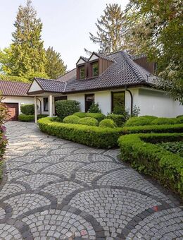Hochwertig ausgestattete Villa mit ca. 432 m² Gesamtfläche lässt keine Wünsche offen - Krefeld