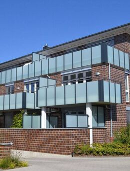Penthouse-Wohnung in attraktiver, zentrumsnaher Lage - 2 Zimmer, Duschbad, ca. 65 m² im 2.OG, Kellerraum und Tiefgaragenplatz - Oldenburg