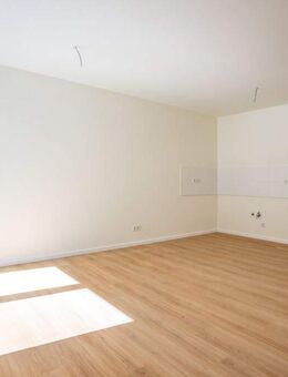 Geräumige 4-Zi-Wohntraum mit Balkon in Wassernähe in Spandau - Berlin