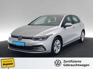 VW Golf, 1.5 VIII eTSI Life, Jahr 2022 - Krefeld