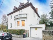 Stadtvilla mit Charme, großzügigem Grundstück und große Doppelgarage und Einzelgarage - Stuttgart