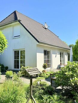 Wohlfühl-Einfamilienhaus in Winsen-Wolthausen - Grundstück mit Herzblut gestaltet - Winsen (Aller)