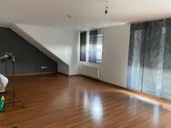 Großzügige 4 Zimmer DG-Wohnung mit Balkon in Rheinhausen-Bergheim - Duisburg