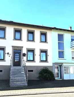 Gepflegtes Großfamilienhaus zur Selbstnutzung oder Vermietung (3-4 WE) - Schmelz