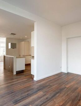 Viel Raum für Ideen: 4-Zimmer-Wohnung mit eigenem Garten - Wohnen und Arbeiten stilvoll vereint - Schwerin