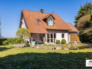 Attraktives Einfamilienhaus mit großzügigem Garten in seltener Lage - Würzburg