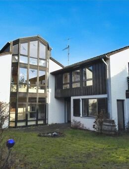 Viel Platz für Familien mit Kindern - Drei Wohnebenen mit Doppelgarage, Dachterrasse und Keller - Buchholz (Nordheide)