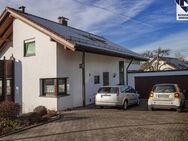 Gepflegtes, freistehendes 2-Familienhaus in gefragter Wohnlage - - Ebersbach (Fils)