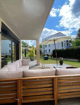 Sehr schöne Erdgeschosswohnung mit gr. Terrasse und Gartenanteil, Neubau, A+ Haus - Hamburg