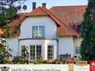 Villa mit Einliegerwohnung, Kamin, 4 Garagen, Energie B: weitläufiges Anwesen! - Borna
