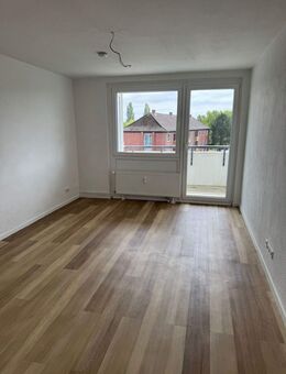 Energetisch sanierte 1 Zimmer Wohnung mit Balkon und Küche - Cuxhaven