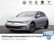 VW Golf, 1.5 VIII eTSI Active, Jahr 2023 - Berlin