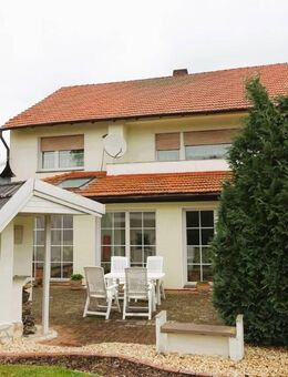 Stemwede: Wohnhaus mit Nebengebäuden für vielfältige Gestaltungmöglichkeiten - Stemwede