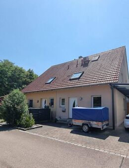Neuwertige Doppelhaushälfte mit Carport und 5 Zimmern in Waldrandlage Rednitzhembach - Rednitzhembach