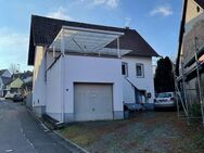 Gepflegtes Einfamilienhaus mit Garage auf überschaubarem Grundstück - Hinzweiler