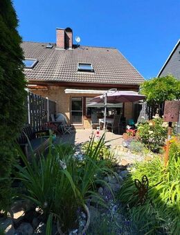 Gemütliches Heim für die kleine Familie mit Kamin und Garage. - Tornesch