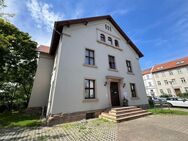 Halle (Saale): Mehrfamilienhaus-Villa mit 15 PKW-Stellplätzen, für Wohnen/Büro - Halle (Saale)