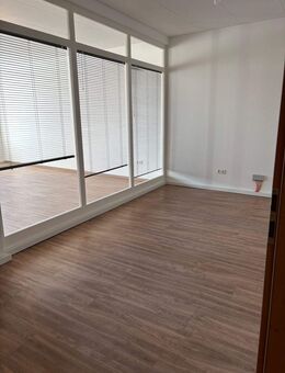 Helle 3-Zimmer-Wohnung direkt am Marktplatz in Schönberg! - Schönberg (Regierungsbezirk Niederbayern)