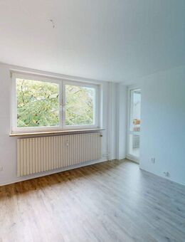 ++ Renovierte 2-Zimmer-Wohnung mit EBK und BALKON ++ - Rendsburg