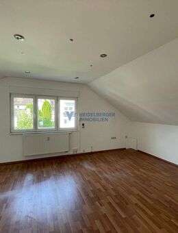 Schöne DGS-Wohnung mit 2 Garagen und zusätzlichen Räumen im Souterrain! - Dossenheim