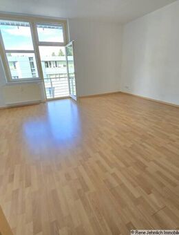 Tolle 3 Raum Wohnung mit 2 Balkonen und Stellplatz - Chemnitz