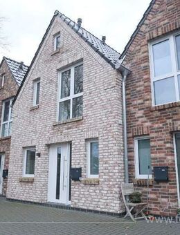 Mit Wärmepumpe und PV-Anlage: Energieeffizientes Reihenmittelhaus in ruhiger Lage - Wiesmoor