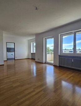 Wohnen mit Aussicht! Schöne, helle 2,5 Zimmer Wohnung mit Balkon - Vilsbiburg