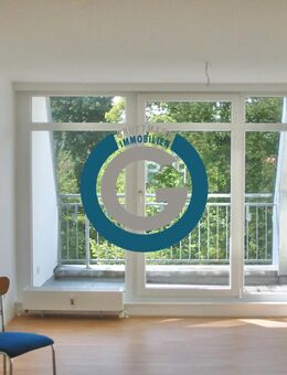 HÜBSCHE DACHGESCHOSSWOHNUNG - HELL & RUHIG MIT SONNIGER WEST-LOGGIA - ZUR ZEIT VERMIETET - Berlin