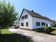 Großzügiges Einfamilienhaus mit gepflegtem Garten in ruhiger Siedlungslage von Dingolfing nahe BMW - Dingolfing