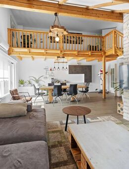 Lichtdurchflutete Dachgeschosswohnung mit Galerie - München