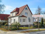 IMMOBERLIN.DE - Sehr attraktives Ein-/Zweifamilienhaus mit ruhigem Südgarten im Ortszentrum von Falkensee - Falkensee