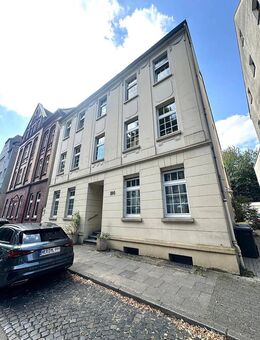 ...EHRENSACHE... Charmante & großzügige Dachgeschosswohnung mit Altbauflair in Herne! - Herne