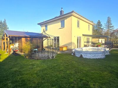 Helles Einfamilienhaus mit Pool und Kaminofen in bevorzugter Lage in Zepernick